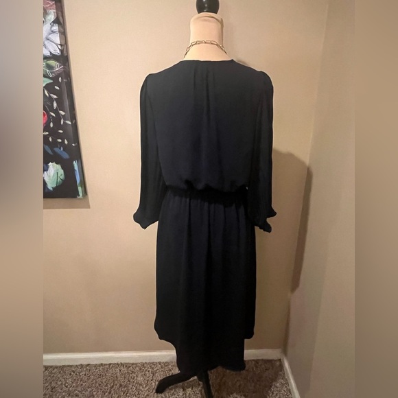 Anthropologie Current Air V Neck Midi Dress, Shirt Hem, Pleated sleeve, Small - Picture 4 of 7